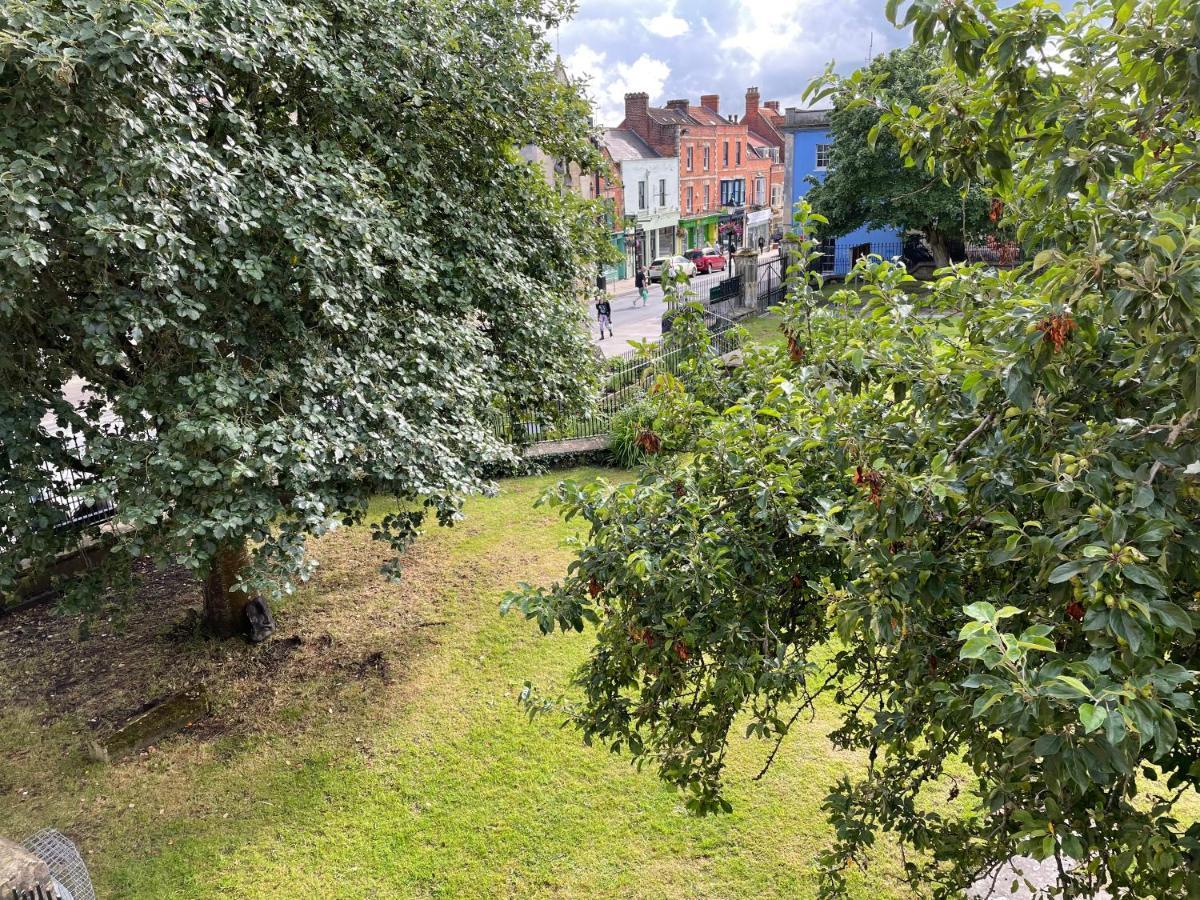 In The Heart Of Glastonbury Extérieur photo